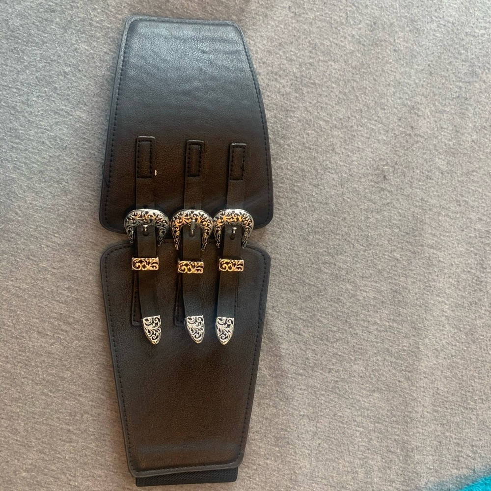 thick black belt
